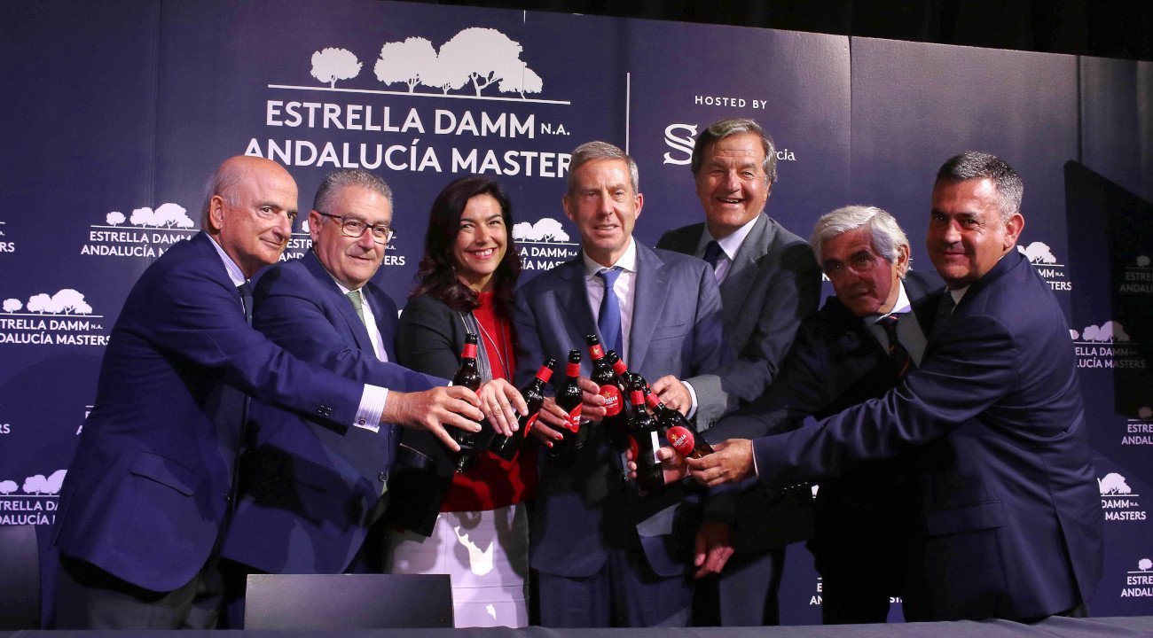 Toast at the end of the presentation of the Estrella Damm N.A. Andalucía Masters
