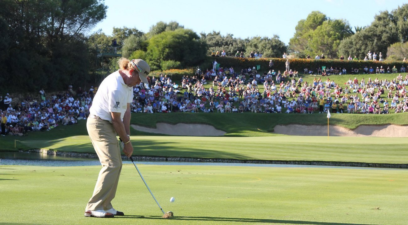 Miguel Ángel Jiménez, playing the 17th hole in the Andalucía Valderrama Masters 2011 (credit © Fernando Herranz)